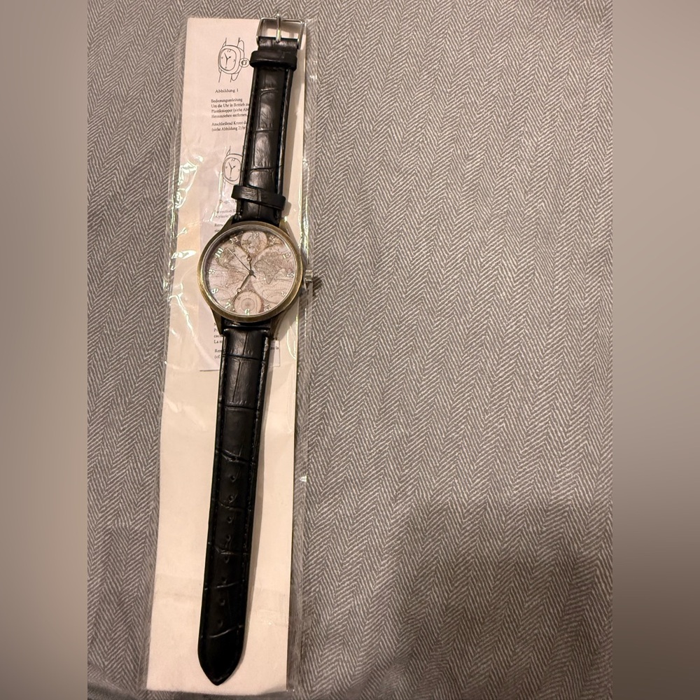Vintage World Map Women's Watch - Picture 3 of 4